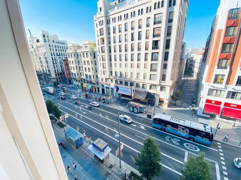 Apartamento en la Gran Vía de Madrid Exterior foto